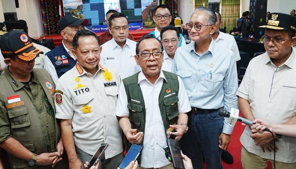 Menko PMK Pratikno mengatakan pemerintah full team tangani gempa NTT.