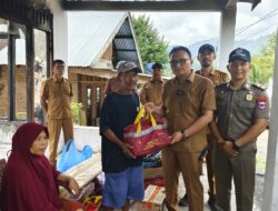 Sekda Pasaman Barat Serahkan Bantuan Kepada Korban Kebakaran di Jorong Mudiak Simpang