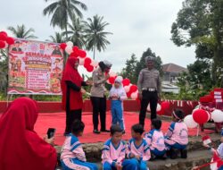 Semarak HUT Ke-81 Kemerdekaan RI, Satlantas Polres Pasaman Barat Sambangi Siswa Siswi SD El-Ma’arif 