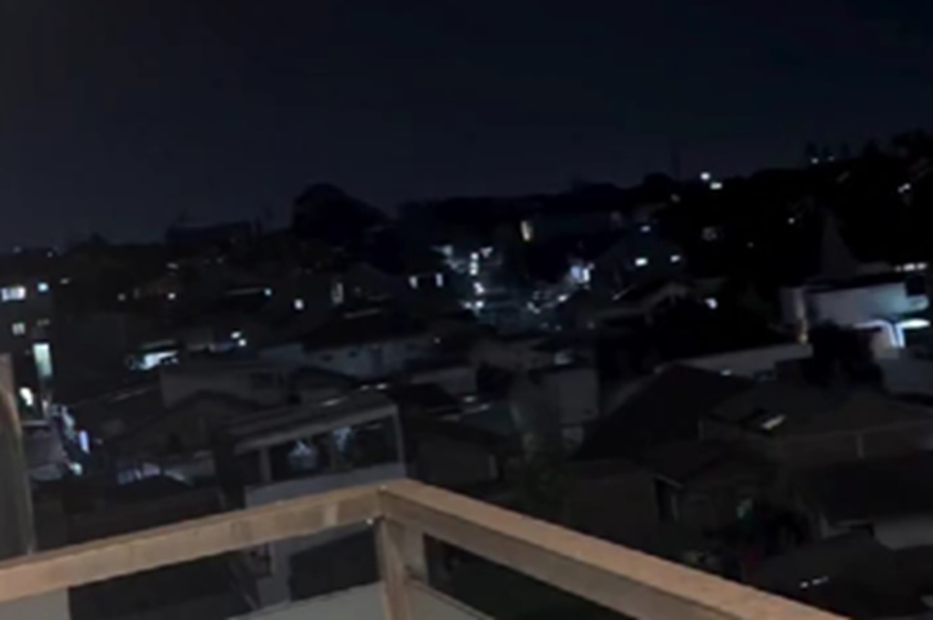 Warga Bandung dihebohkan dengan suara dentuman dan getaran pada Sabtu (5/9/2026).