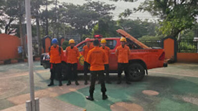 Pemancing Terjatuh di Tepi Tebing Bukit Lampu, Tim SAR Padang Bergerak Evakuasi.