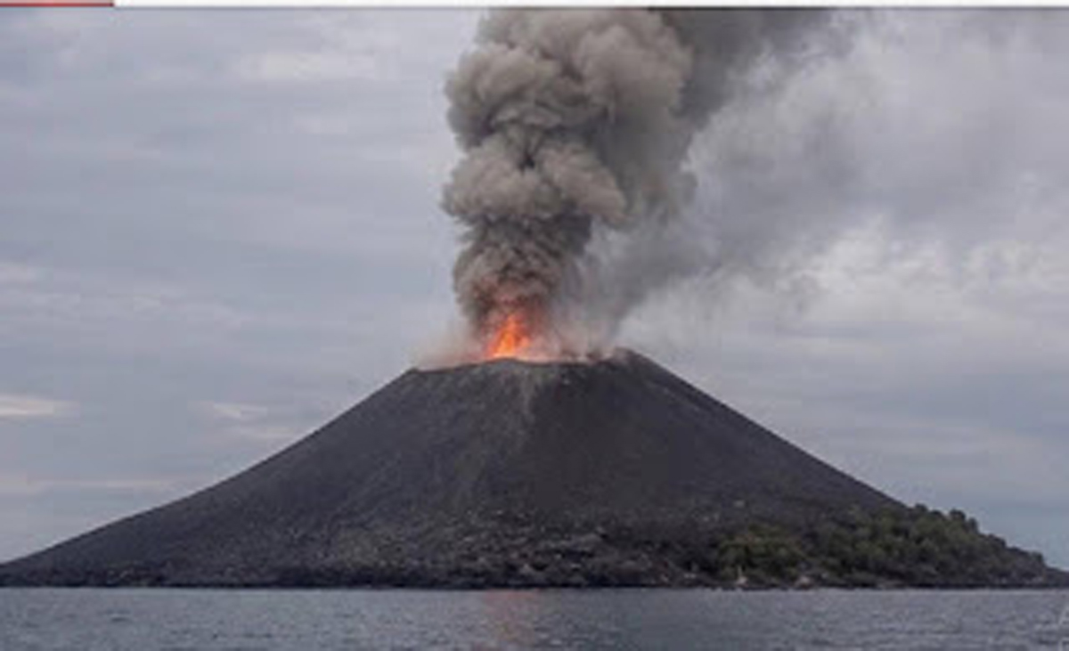 Gunung Anak Krakatau Kembali Erupsi