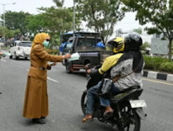 Kabut Asap Kepung Padang, BPBD Bagikan Masker