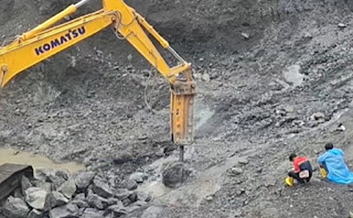 Proyek pembangunan 2 cekdam di Lumajang dikebut.