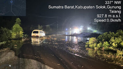 Akses Solok-Padang Putus Akibat Banjir Bandang di Arosuka