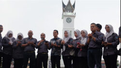 PWI Bukittinggi Doa Bersama di Jam Gadang.