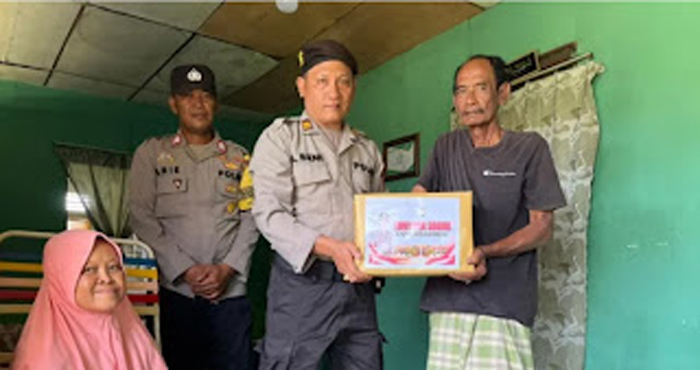 Jumat Berkah, Kapolres Karimun Berbagi Tali Asih untuk Warga Kurang Mampu.