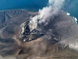 Dua Bentukan Baru Terlihat di Anak Krakatau