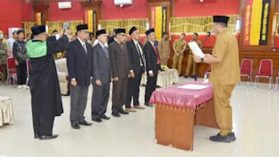 Wali Kota Pariaman, Yota Balad melantik lima pimpinan Badan Amil Zakat Nasional (Baznas) periode 2026-2031