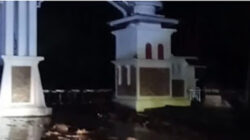 Banjir Terjang Komplek Kantor Bupati Solok.