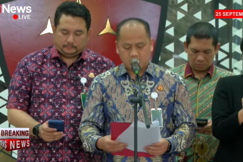 Kejagung menetapkan empat orang tersangka kasus dugaan tindak pidana korupsi tata kelola komoditas nikel tahun 2017-2020.