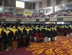 Pesan Rektor UNP untuk 863 Wisudawan
