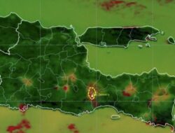 Gunung Semeru Erupsi Minggu Pagi