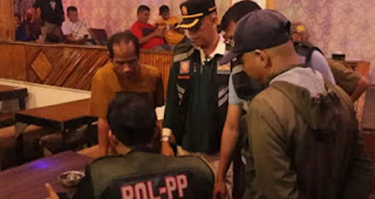 Satpol PP Padang Panggil Pemilik Warung Karaoke