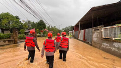 Pemerintah Gerak Cepat Tangani Banjir Padang