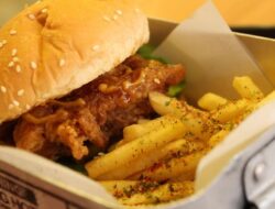 Ayam Goreng Pakai Nasi hingga Menu Vegetarian, Ini Perbedaan Fast Food di Berbagai Negara