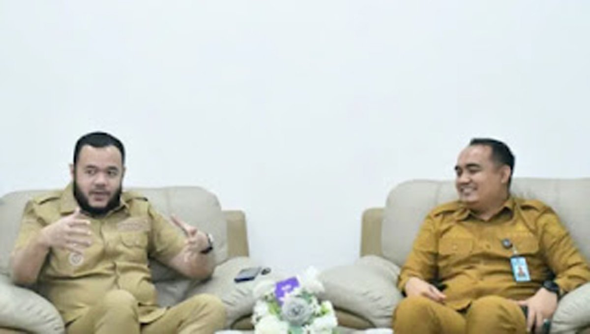 Audiensi Wali Kota Padang Fadly bersama Kepala UPTD PPD