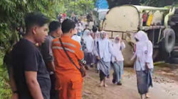 Truk Tangki CPO Rebah Kuda, Jalur Padang–Painan di Pesisir Selatan Putus Total