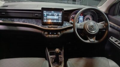 Kenapa Mobil di Indonesia Pakai Setir Sebelah Kanan? Ini Alasannya.
