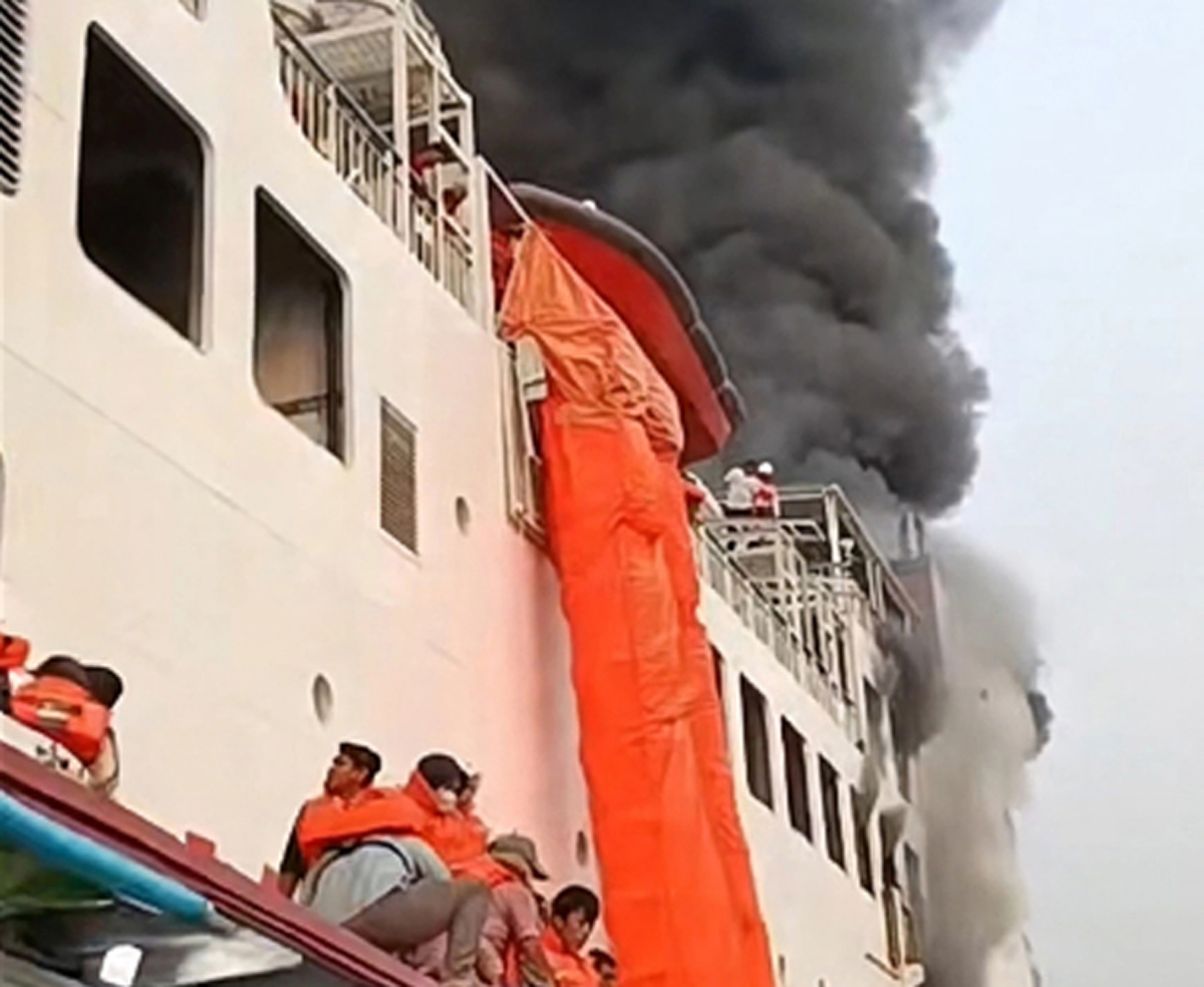 KMP Batu Mandi Terbakar di Perairan Merak Saat Hendak Sandar