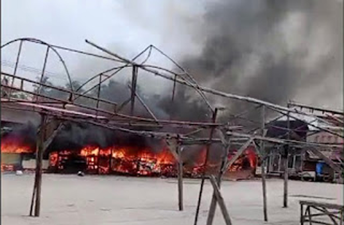 Kebakaran di Pasar Sumani, Lima Petak Kios Hangus Terbakar