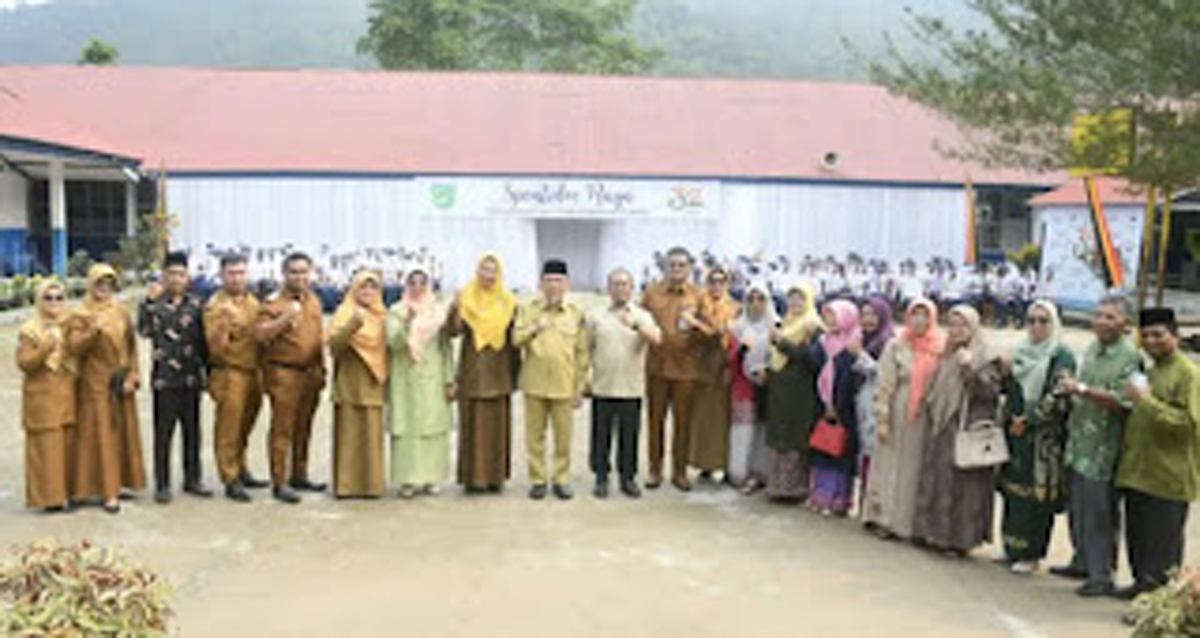 Wujudkan Generasi Tangguh, Wawako Padang Tutup Semarak Porsematik HUT ke-32 SMPN 32