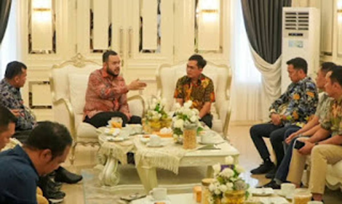 Wali Kota Padang Fadly Amran menerima kunjungan