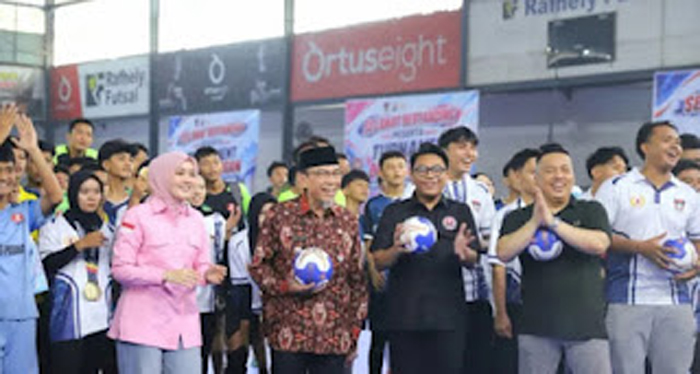 Wakil Wali Kota Padang Maigus Nasir resmi membuka Turnamen Bola Tangan U-17 tingkat kecamatan.
