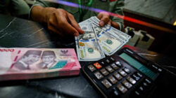 Nilai tukar rupiah menguat 54 poin.