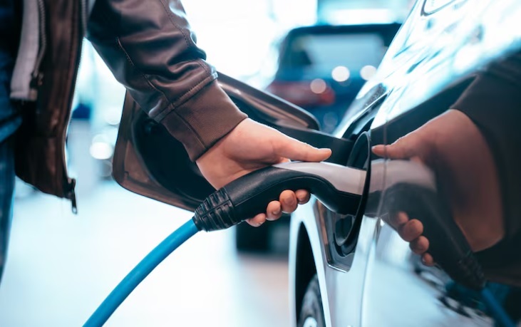 Apakah Mobil Listrik Perlu Dipanaskan? Ini Faktanya.
