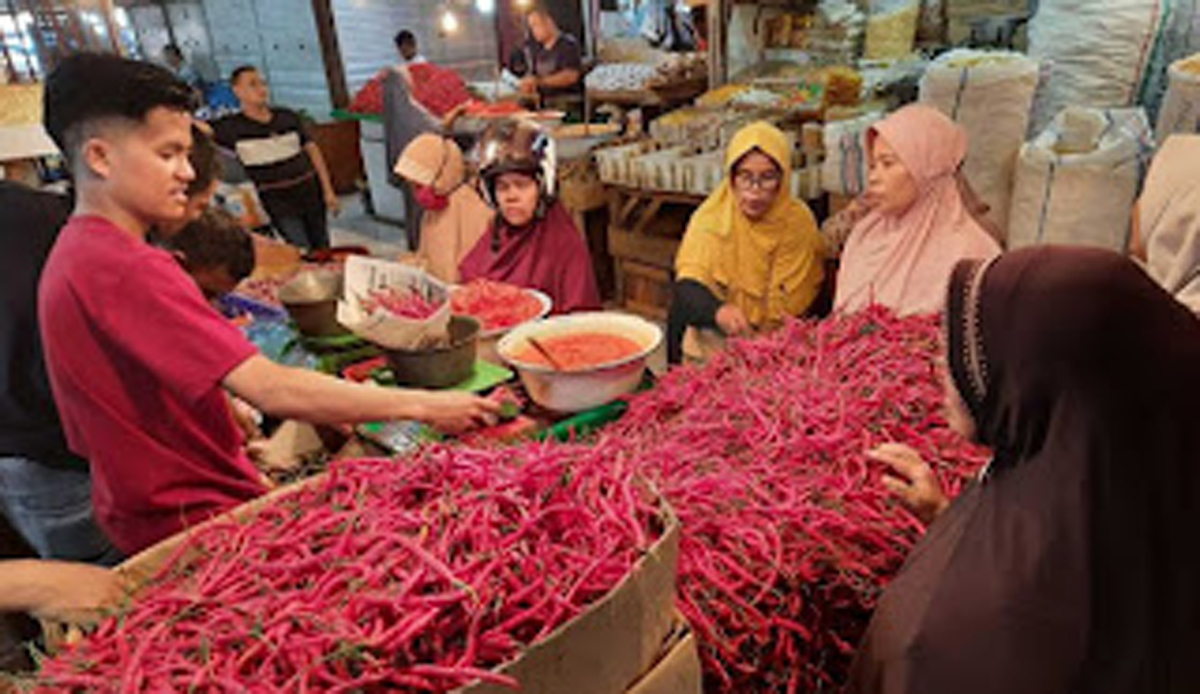 Pedagang cabai merah di Pasar Raya Padang