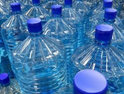 Air Mineral atau Demineral, Mana yang Tepat?