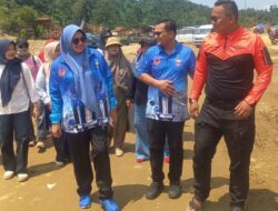 Ketua TP PKK Pasbar Saksikan Langsung Porprov XVI Cabor Arung Jeram, Beri Semangat Atlet.